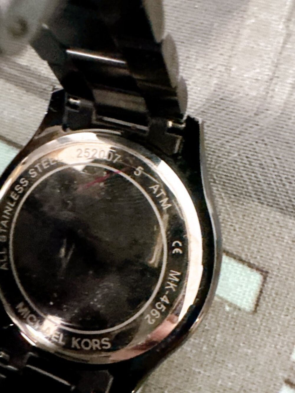 Michael Kors MK4562 Runway Quartz Black Watch - Picture 6 of 6